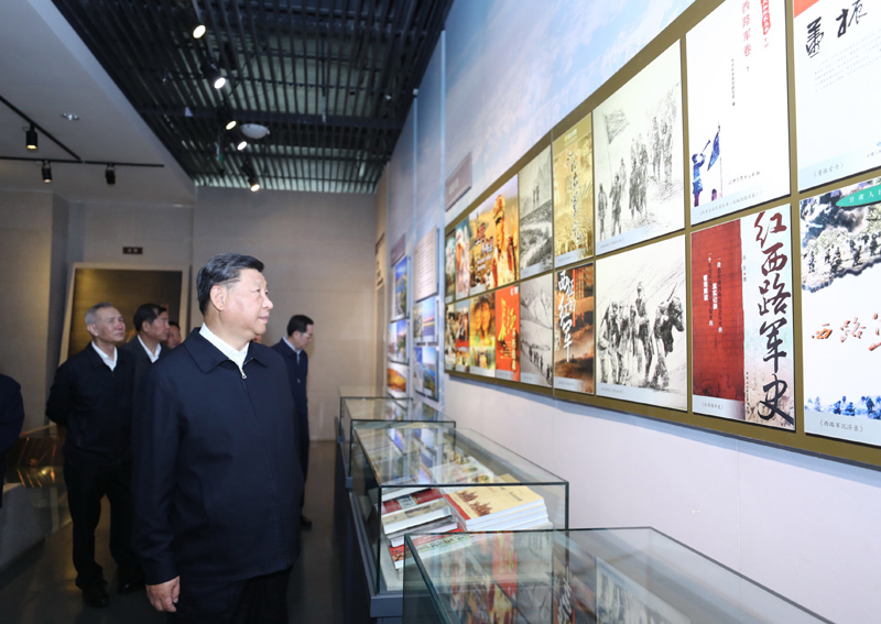 8月19日至22日，中共中央總書記、國家主席、中央軍委主席習近平在甘肅考察。這是20日上午，習近平在張掖市高臺縣參觀中國工農(nóng)紅軍西路軍紀念館。